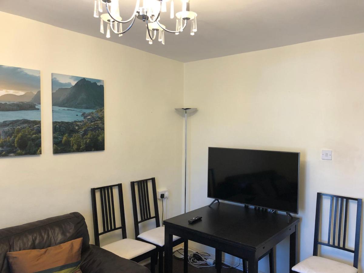 Lovely One Bed Apartment To Rent 런던 외부 사진