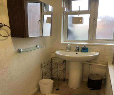 Lovely One Bed Apartment To Rent 런던 외부 사진