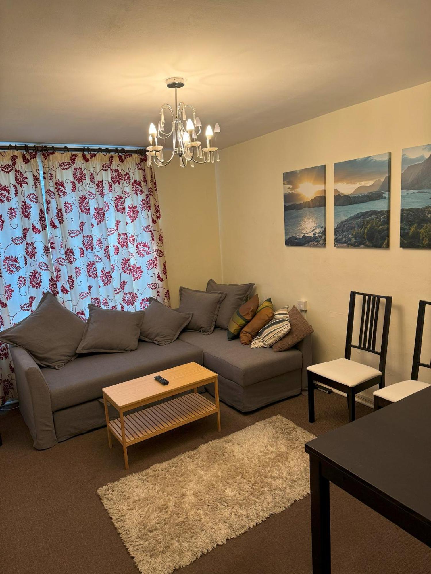 Lovely One Bed Apartment To Rent 런던 외부 사진